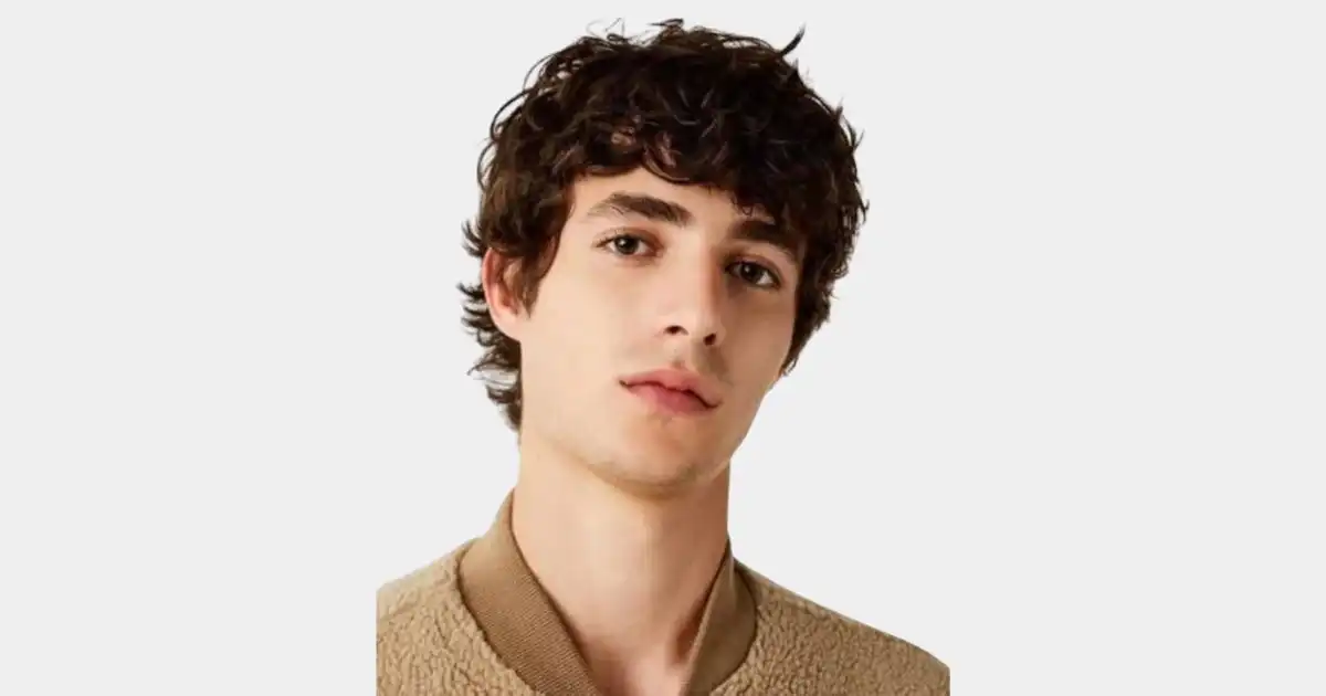 Fringe-Heavy Shag Style